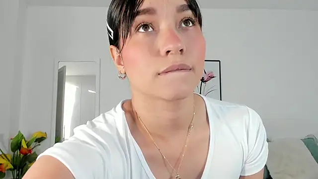 Maia W10 online show from 01/21/25, 12:39