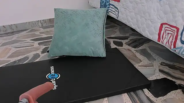 Maia W10 online show from 01/31/25, 03:33