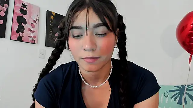 Maia W10 online show from 02/26/25, 12:27