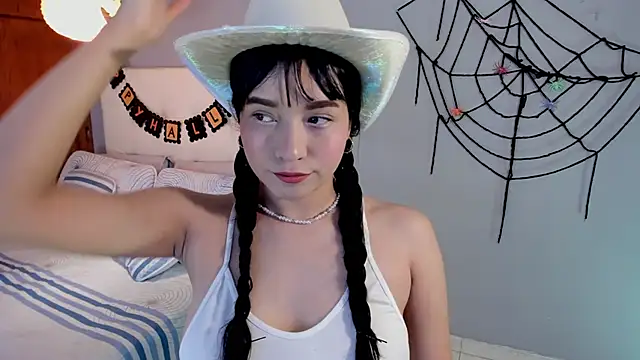 Maia W10 online show from 10/29/25, 12:29