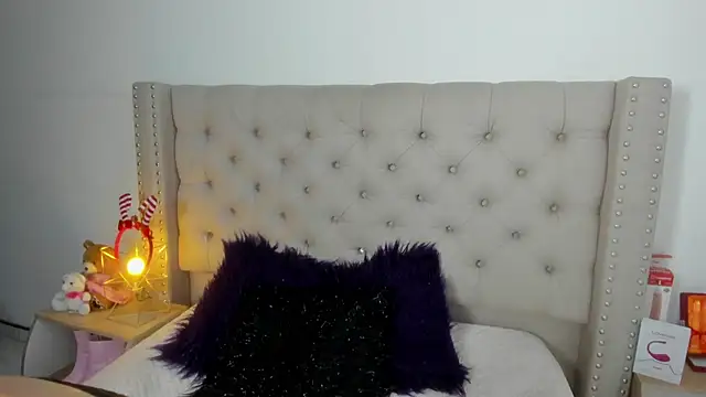 AngeleRoux online show from 12/30/24, 01:15