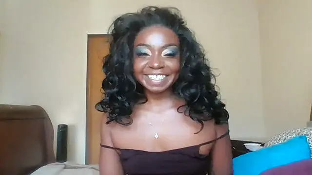 Snapshot of _Mystiquee_ chatting on 11/22/25, 10:42 Mystiquee online show from 11/22/25, 10:42