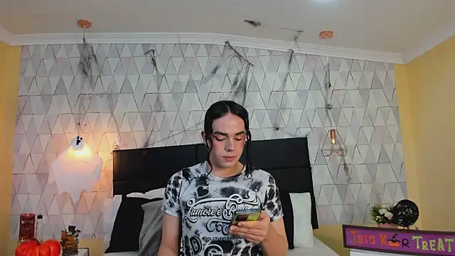 JustinePerry online show from 10/22/25, 03:51