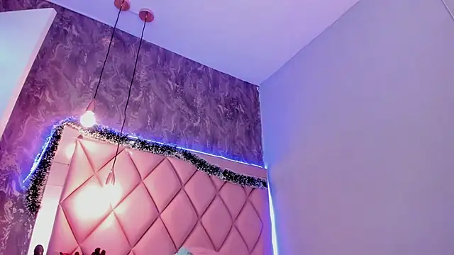 Snapshot of megan_100 chatting on 12/27/24, 10:16 megan 100 online show from 12/27/24, 10:16