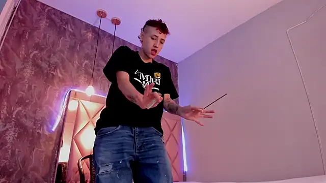 Snapshot of megan_100 chatting on 01/21/25, 07:06 megan 100 online show from 01/21/25, 07:06