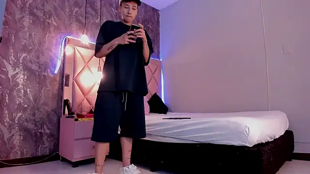 Snapshot of megan_100 chatting on 01/25/25, 07:07 megan 100 online show from 01/25/25, 07:07