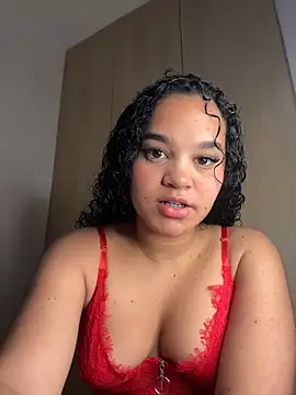 Snapshot of Lucy_wilson5 chatting on 12/27/24, 03:31 Lucy wilson5 online show from 12/27/24, 03:31