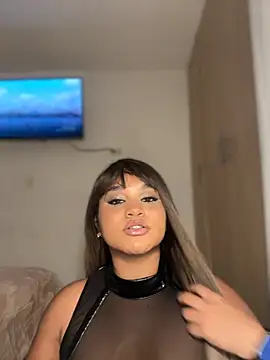 Snapshot of Lucy_wilson5 chatting on 10/24/25, 02:30 Lucy wilson5 online show from 10/24/25, 02:30