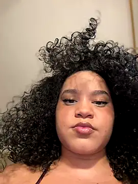 Snapshot of Lucy_wilson5 chatting on 10/26/25, 10:36 Lucy wilson5 online show from 10/26/25, 10:36