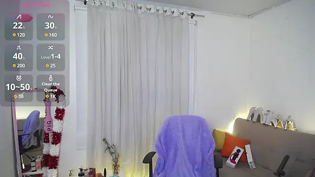 Snapshot of 911Calling chatting on 12/31/24, 10:45 911Calling online show from 12/31/24, 10:45