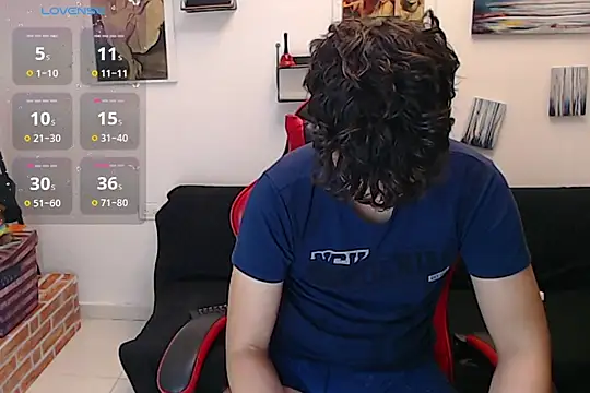 Snapshot of Angelo-cianuro- chatting on 10/30/25, 11:16 Angelo-cianuro- online show from 10/30/25, 11:16