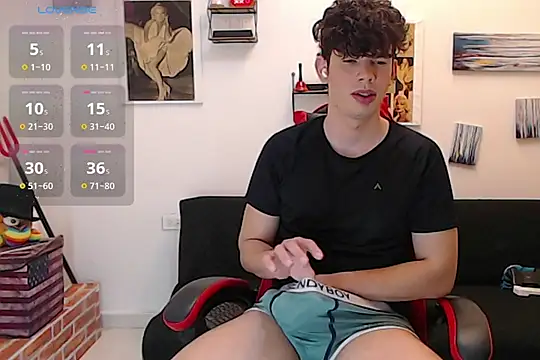 Snapshot of Angelo-cianuro- chatting on 11/12/25, 11:47 Angelo-cianuro- online show from 11/12/25, 11:47