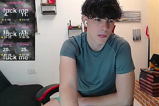 Snapshot of Angelo-cianuro- chatting on 11/30/25, 11:20 Angelo-cianuro- online show from 11/30/25, 11:20