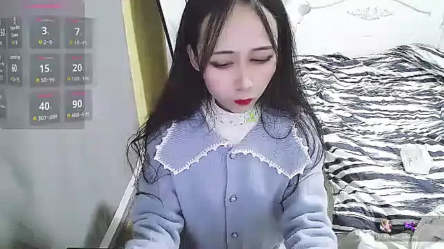 Snapshot of CN-Doudou chatting on 12/19/24, 12:23 CN-Doudou online show from 12/19/24, 12:23