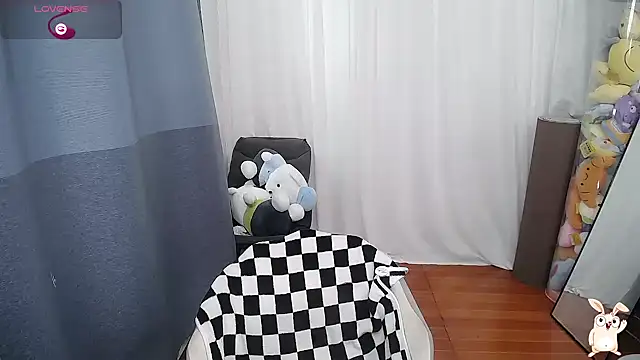 Snapshot of CN-Doudou chatting on 09/24/25, 03:54 CN-Doudou online show from 09/24/25, 03:54