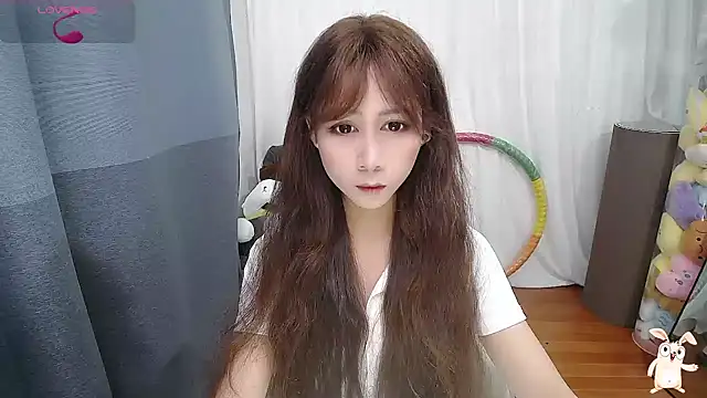 Snapshot of CN-Doudou chatting on 10/11/25, 02:33 CN-Doudou online show from 10/11/25, 02:33