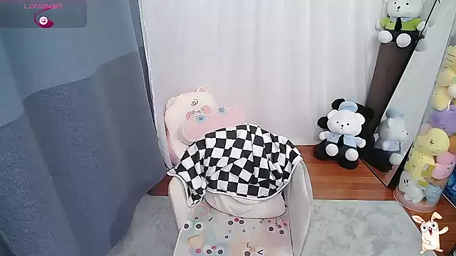 Snapshot of CN-Doudou chatting on 10/21/25, 02:34 CN-Doudou online show from 10/21/25, 02:34