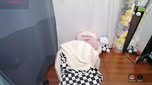 Snapshot of CN-Doudou chatting on 10/31/25, 03:18 CN-Doudou online show from 10/31/25, 03:18