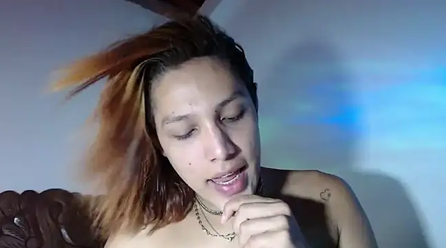 Snapshot of alexandra_lorens chatting on 02/17/25, 04:15 alexandra lorens online show from 02/17/25, 04:15