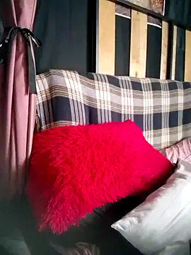 Lovely milk online show from 11/13/25, 09:19