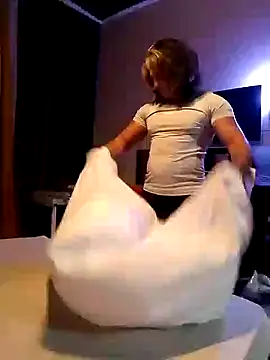 Lovely milk online show from 11/21/25, 08:18