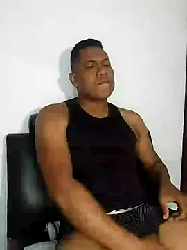Snapshot of latinblack01 chatting on 01/29/25, 02:10 latinblack01 online show from 01/29/25, 02:10