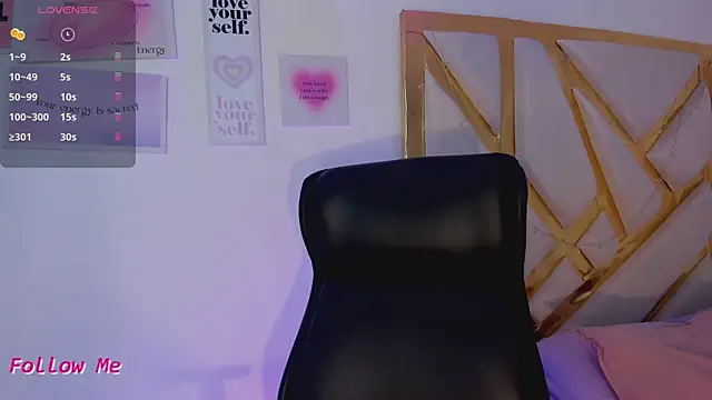 LanaJones  online show from 10/15/25, 12:27