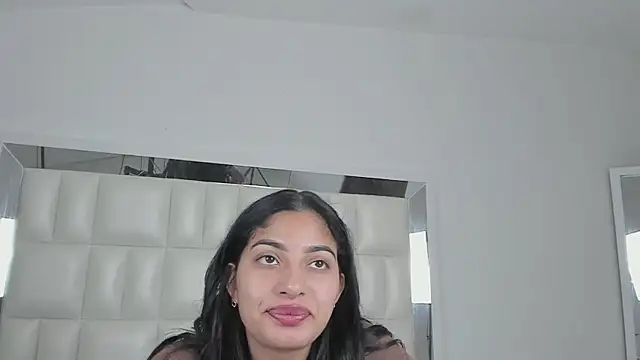 Snapshot of Alhana_pulido chatting on 10/02/25, 02:57 Alhana pulido online show from 10/02/25, 02:57