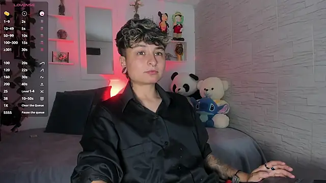 Snapshot of ZuryRamirez_ chatting on 10/13/25, 08:31 ZuryRamirez online show from 10/13/25, 08:31