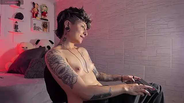 Snapshot of ZuryRamirez_ chatting on 10/16/25, 07:15 ZuryRamirez online show from 10/16/25, 07:15