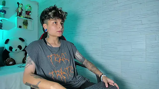 Snapshot of ZuryRamirez_ chatting on 11/13/25, 09:25 ZuryRamirez online show from 11/13/25, 09:25