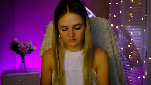 DeboraLarson online show from 11/20/25, 08:03