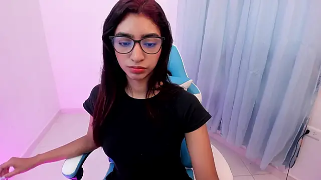 Snapshot of veronica_06 chatting on 02/04/25, 02:21 veronica 06 online show from 02/04/25, 02:21