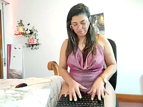 Julie Boronat26 online show from 01/10/25, 12:15