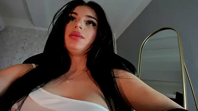 Snapshot of Ivy_belle chatting on 02/02/25, 08:24 Ivy belle online show from 02/02/25, 08:24