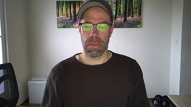 Snapshot of Harry_Boldt chatting on 10/16/25, 06:58 Harry Boldt online show from 10/16/25, 06:58