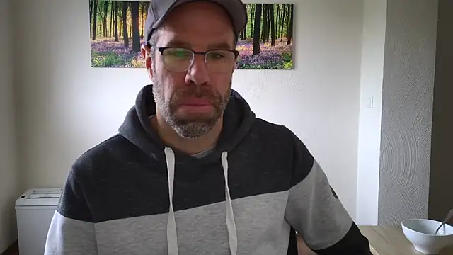 Snapshot of Harry_Boldt chatting on 10/21/25, 09:32 Harry Boldt online show from 10/21/25, 09:32