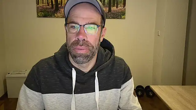 Snapshot of Harry_Boldt chatting on 10/22/25, 04:57 Harry Boldt online show from 10/22/25, 04:57