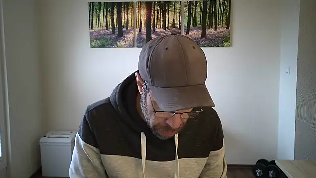 Snapshot of Harry_Boldt chatting on 10/25/25, 06:21 Harry Boldt online show from 10/25/25, 06:21