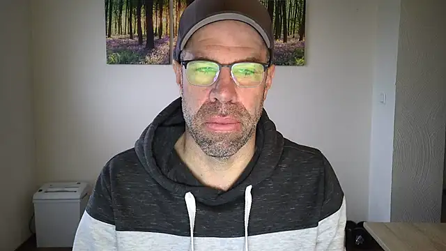 Snapshot of Harry_Boldt chatting on 10/28/25, 07:01 Harry Boldt online show from 10/28/25, 07:01