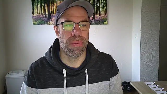 Snapshot of Harry_Boldt chatting on 10/29/25, 07:10 Harry Boldt online show from 10/29/25, 07:10