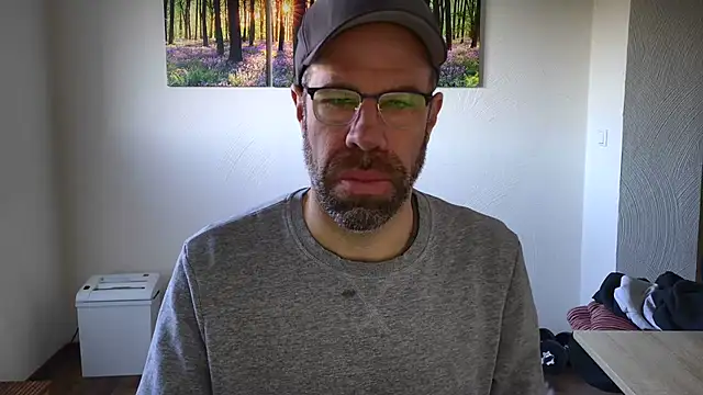 Snapshot of Harry_Boldt chatting on 11/06/25, 07:53 Harry Boldt online show from 11/06/25, 07:53