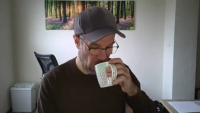 Snapshot of Harry_Boldt chatting on 11/11/25, 07:52 Harry Boldt online show from 11/11/25, 07:52