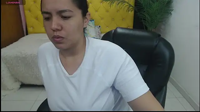 candiapole online show from 12/14/24, 12:55