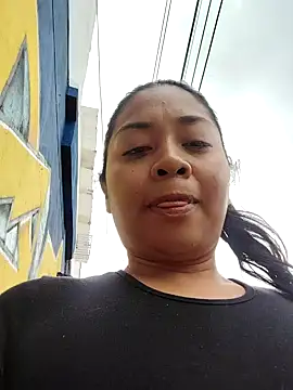 aisha brownn online show from 12/01/25, 07:08