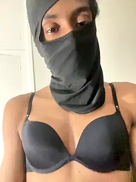 Snapshot of diladilatrans chatting on 10/25/25, 01:46 diladilatrans online show from 10/25/25, 01:46