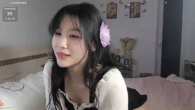 Snapshot of Luminous163 chatting on 12/11/24, 03:58 Luminous163 online show from 12/11/24, 03:58
