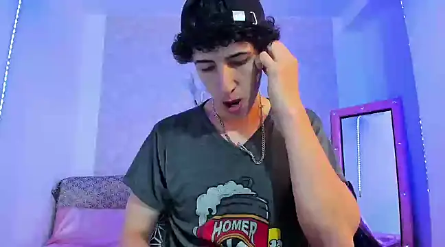 Kerverr  online show from 02/28/25, 02:31