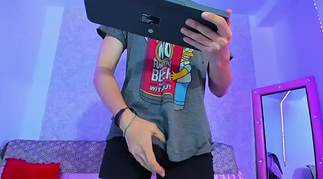 Kerverr  online show from 03/11/25, 01:37