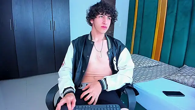 Kerverr  online show from 09/09/25, 03:33